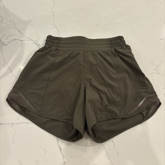 Lululemon hotty hot shorts green size 2 - Picture 1 of 5